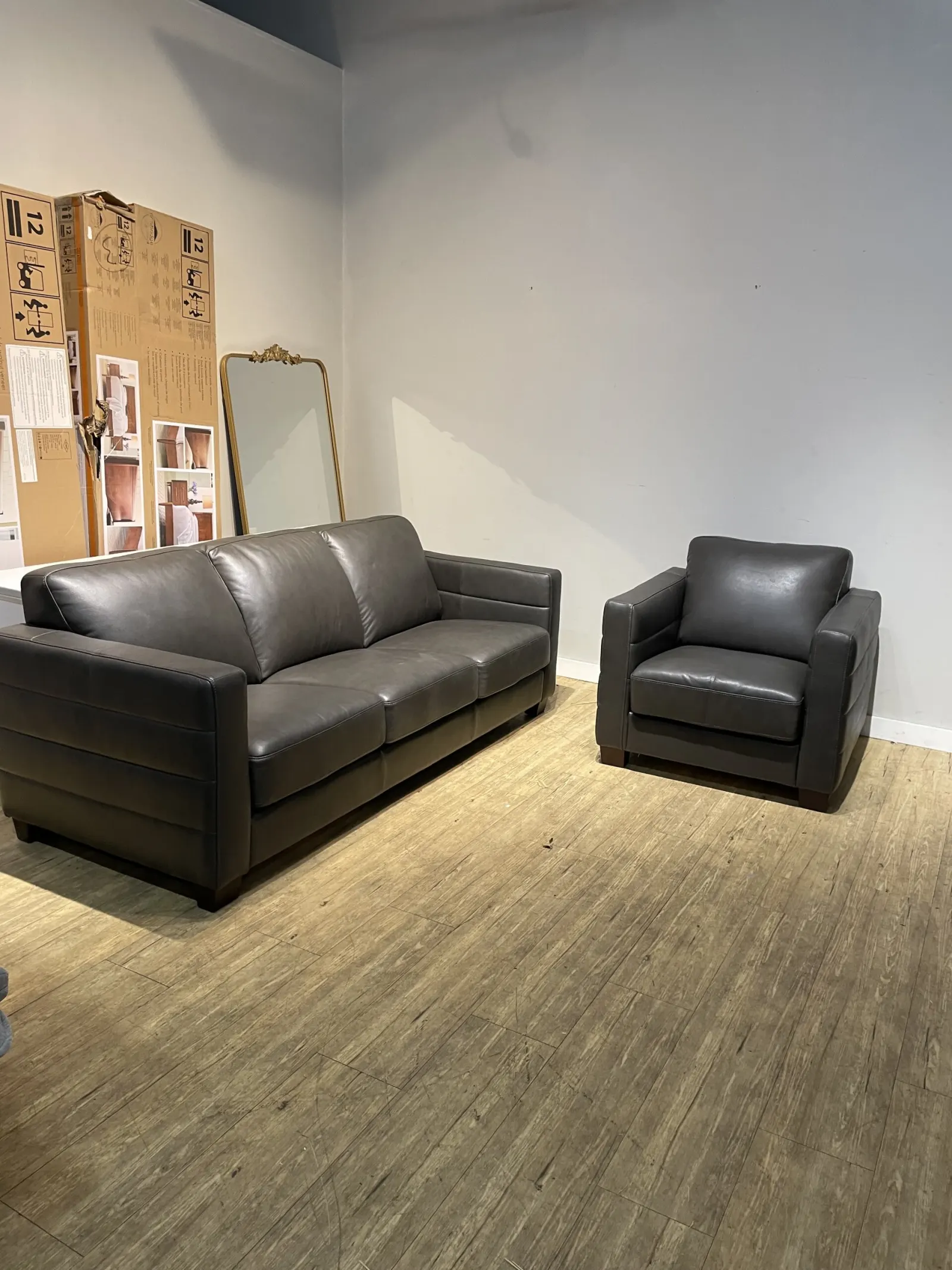 Del Mar Top Grain Leather Sofa And Chair - Image 2