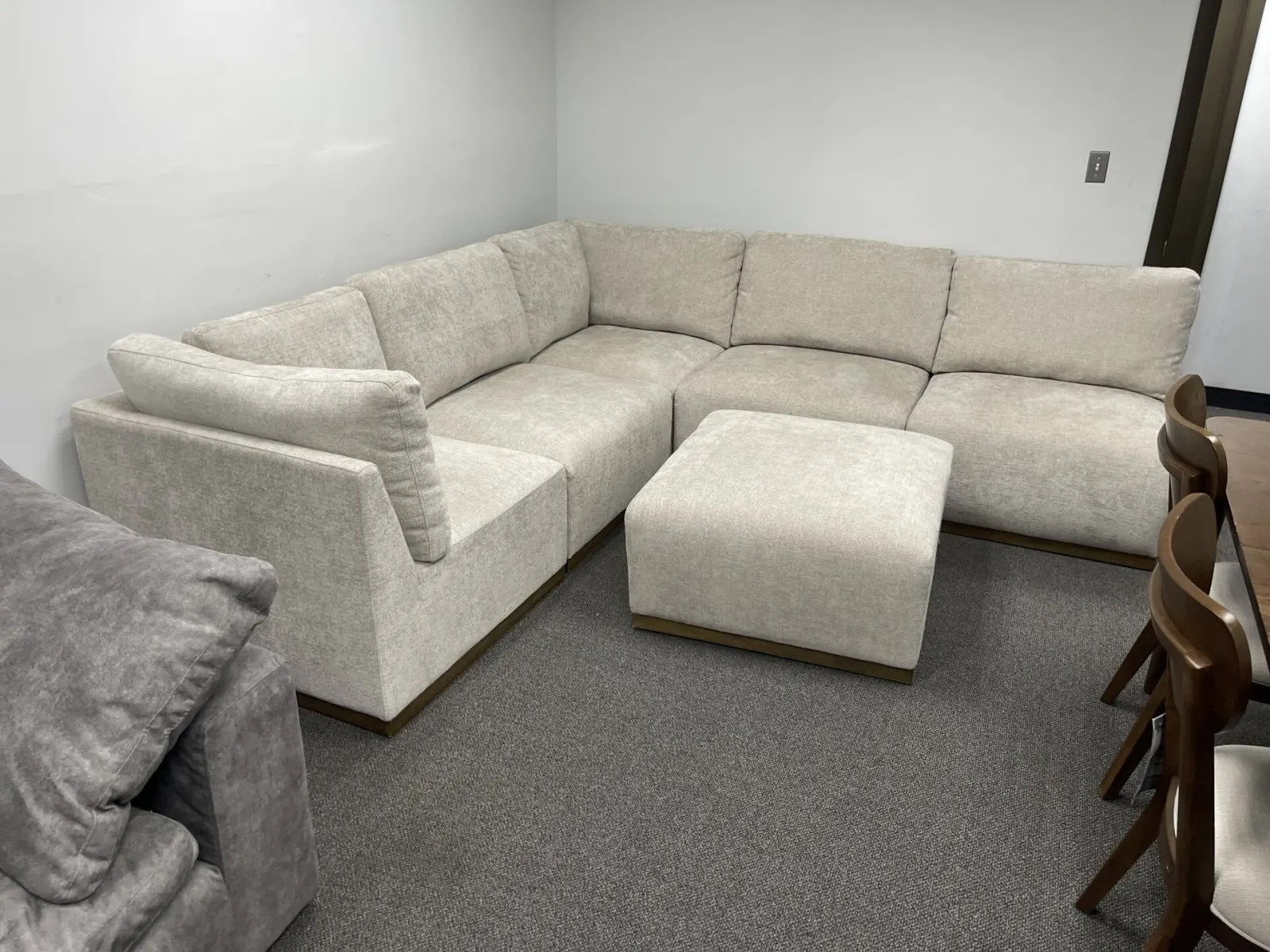 Henredon Murphy Fabric 6-piece Modular Sectional with Ottoman