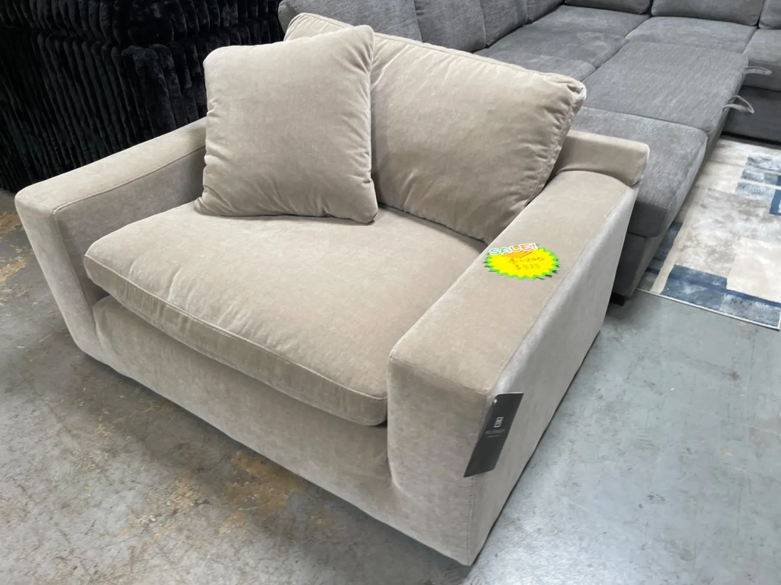 Maxton Heights Oversized Chair - Image 2